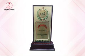 Token of love wood stand (1)